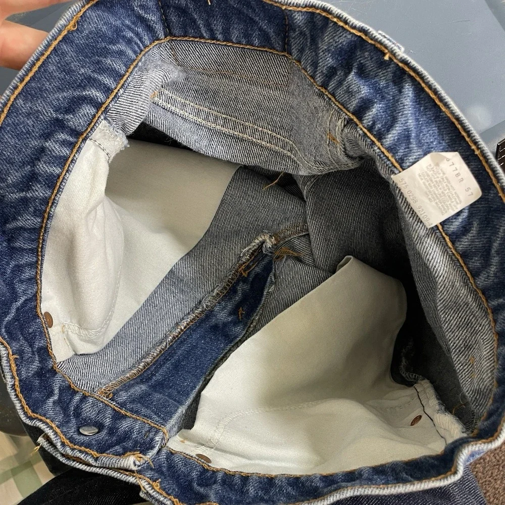 Levis small bleach
